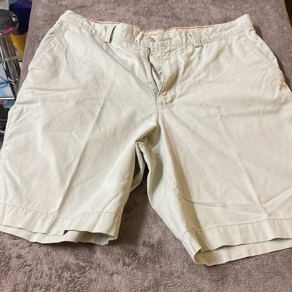 Tommy Bahamas men’s shorts size 36.